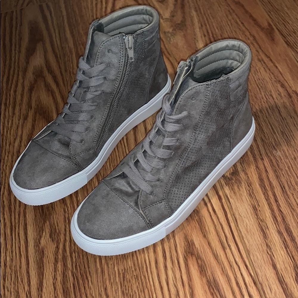 High-top shoes